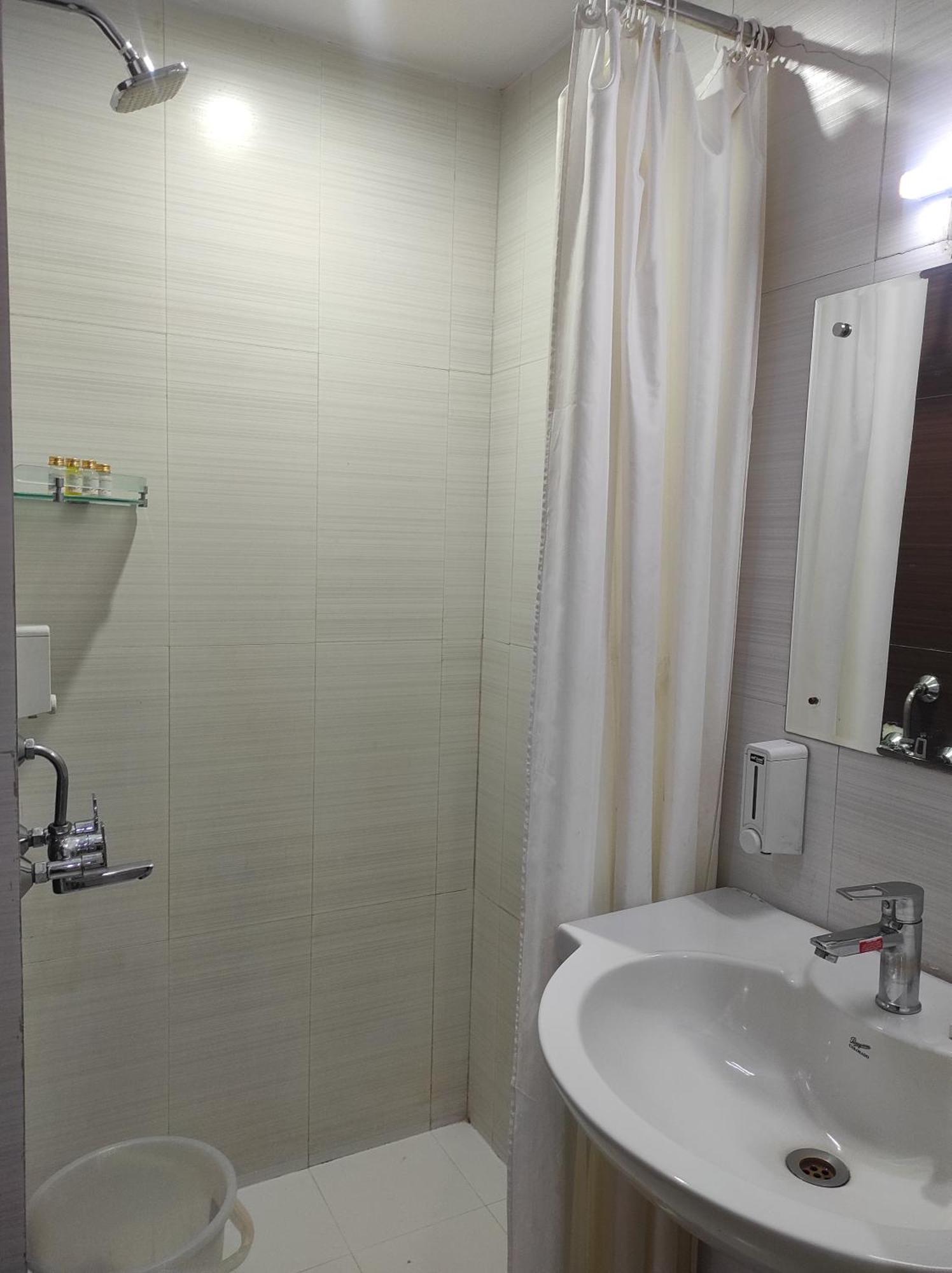Hotel Hyphen Haridwar Grand Zewnętrze zdjęcie